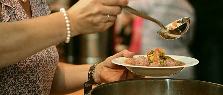 食事は配給制になりフードロスゼロへ